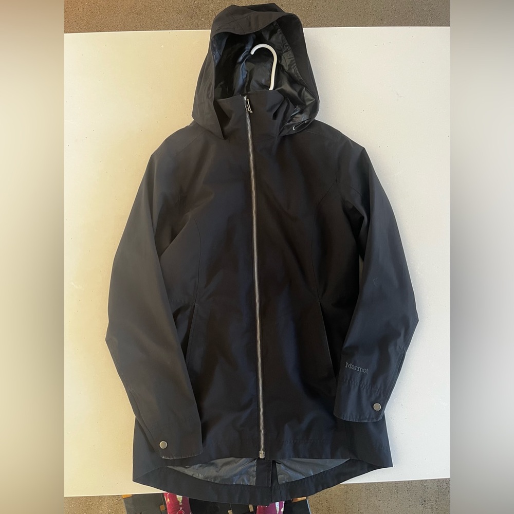 Marmot woman’s black Hooded Raincoat